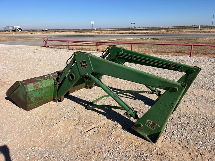 john-deere-146-image-11