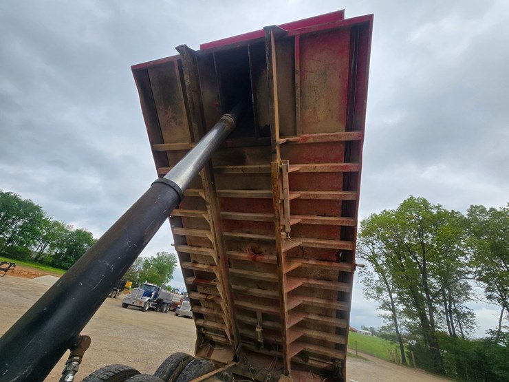 2001-mack-rd688s-image-44