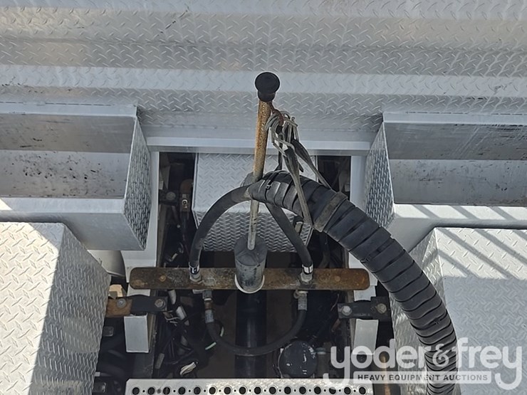 2014-kenworth-t880-image-51