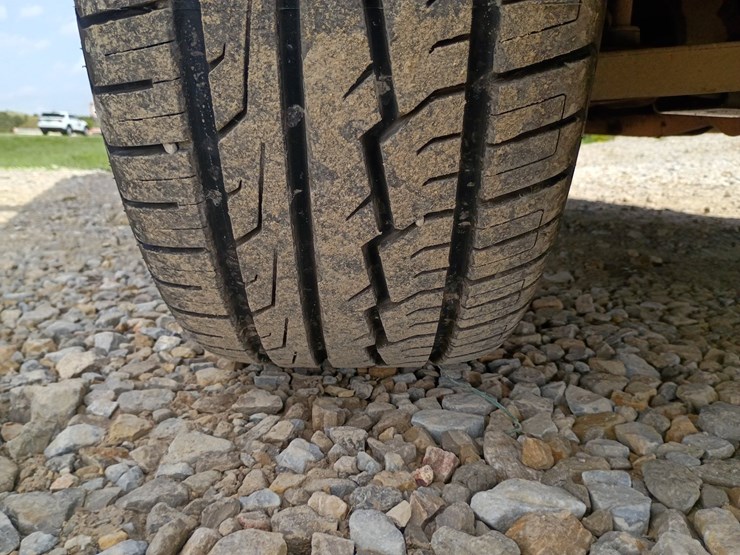 2005-chevrolet-suburban-image-83