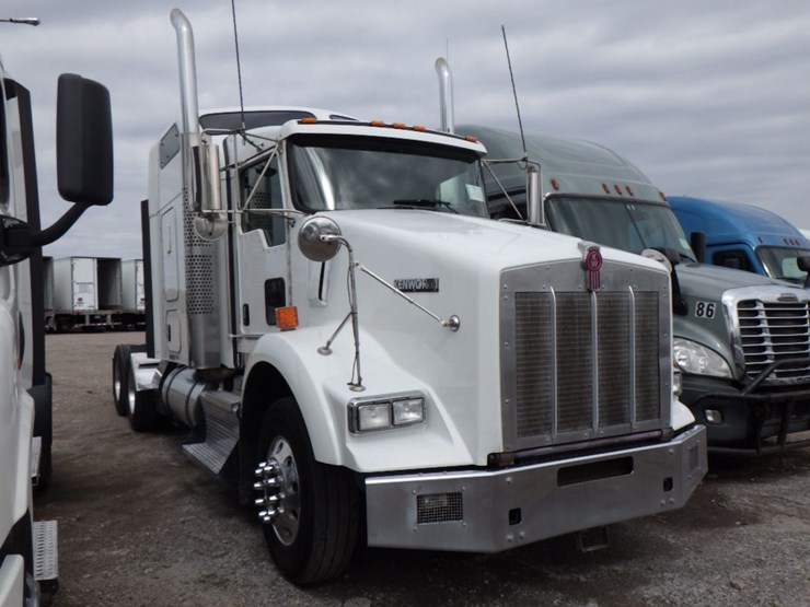 2016-kenworth-t800-image-3