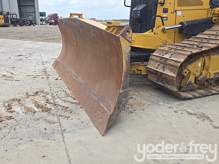 2019-caterpillar-d6-lgp-image-21