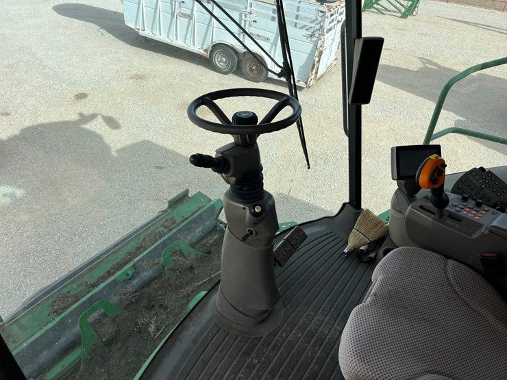 2013-john-deere-s670-image-39