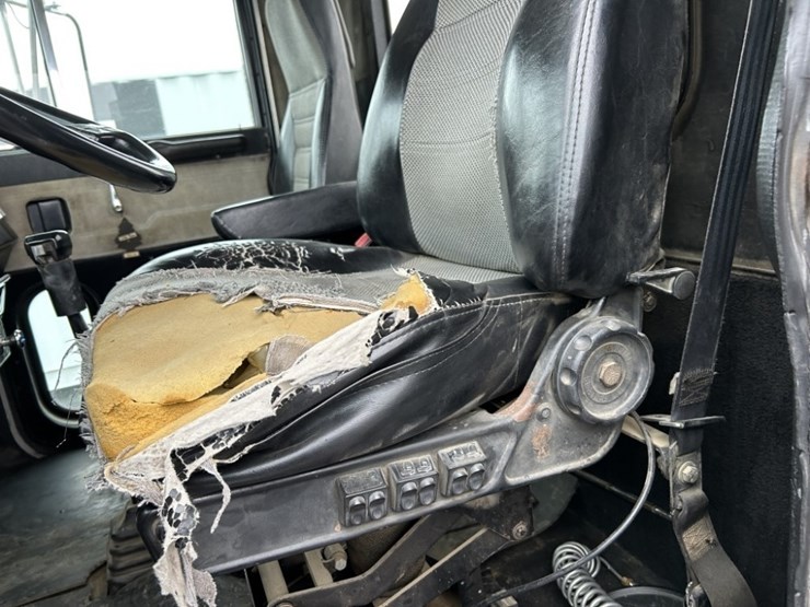 1994-peterbilt-377-image-20