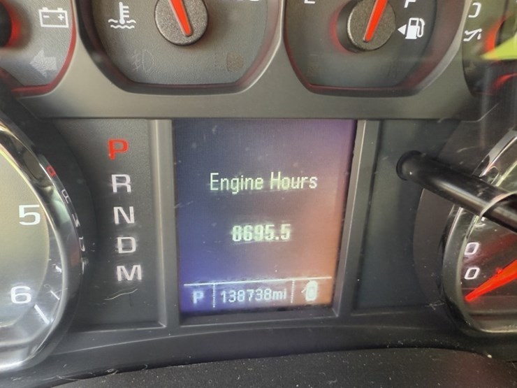 2016-chevrolet-tahoe-image-30