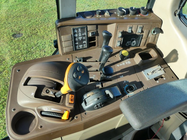 john-deere-7320-image-11