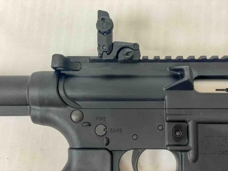 smith-&-wesson-rifle-image-4