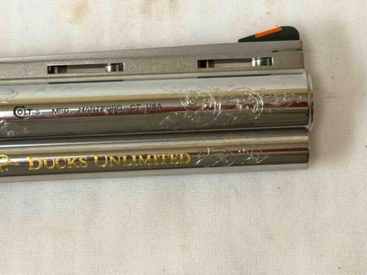 sig-sauer-pistol-image-13