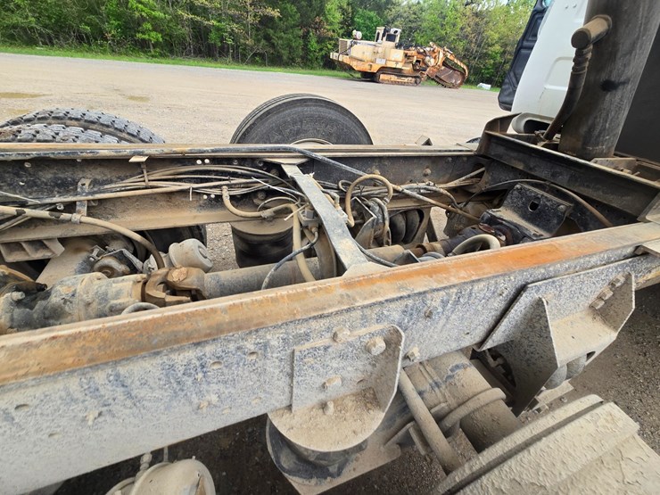 2001-mack-rd690s-image-112