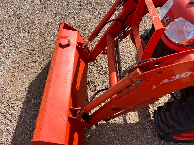 2015-kubota-b2320-image-3