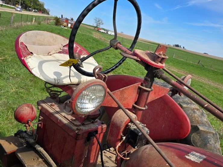 #581-•-farmall-h-tractor-image-15
