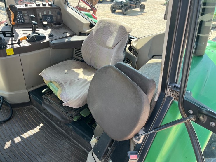 2004-john-deere-7420-image-17