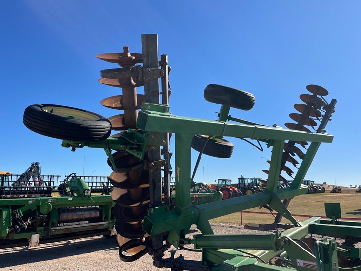 2004-john-deere-637-image-3