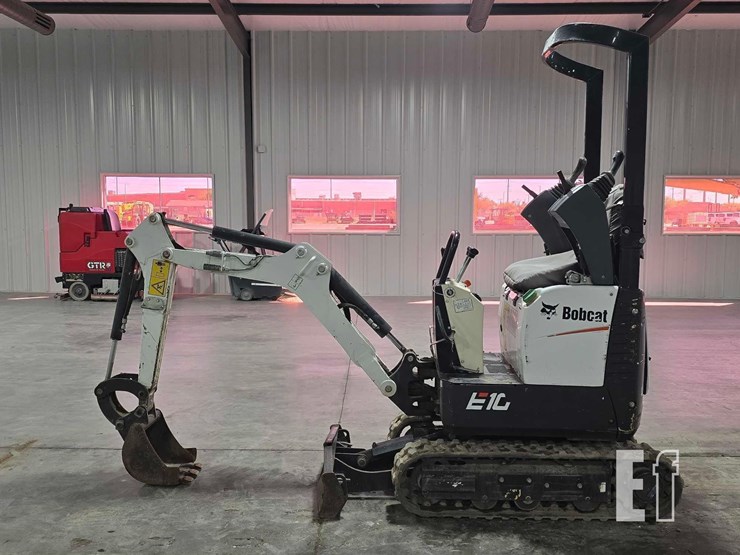 2022-bobcat-e10-image-5