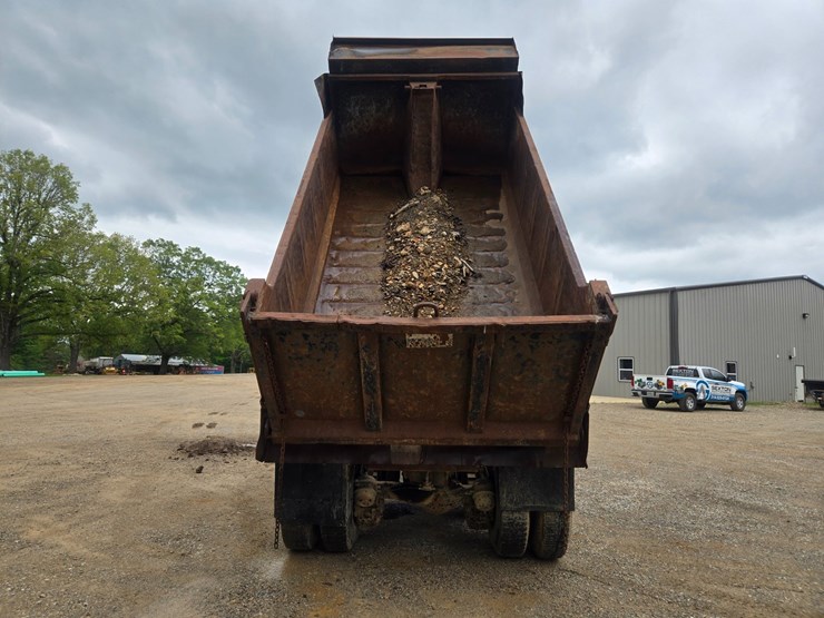 1996-mack-rd690s-image-25