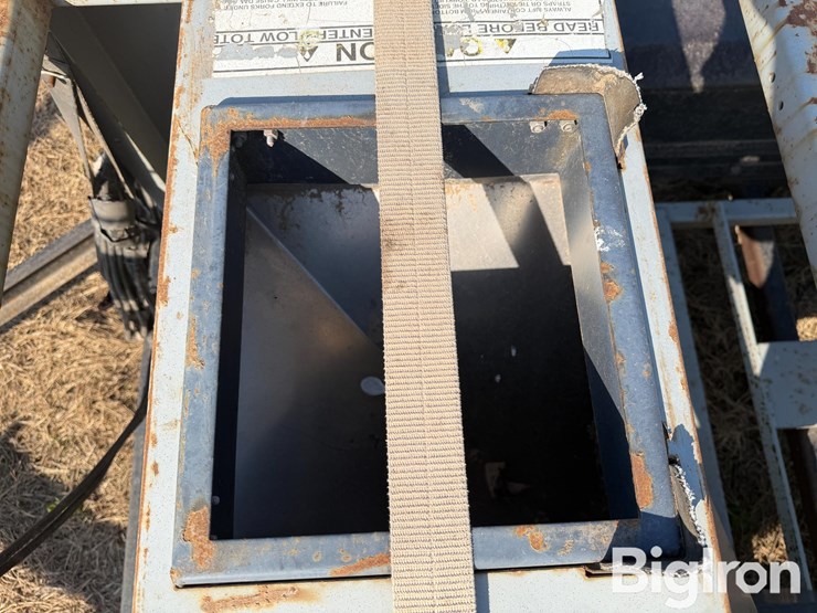 2004-crustbuster-speed-king-90725300-seed-tender-image-20