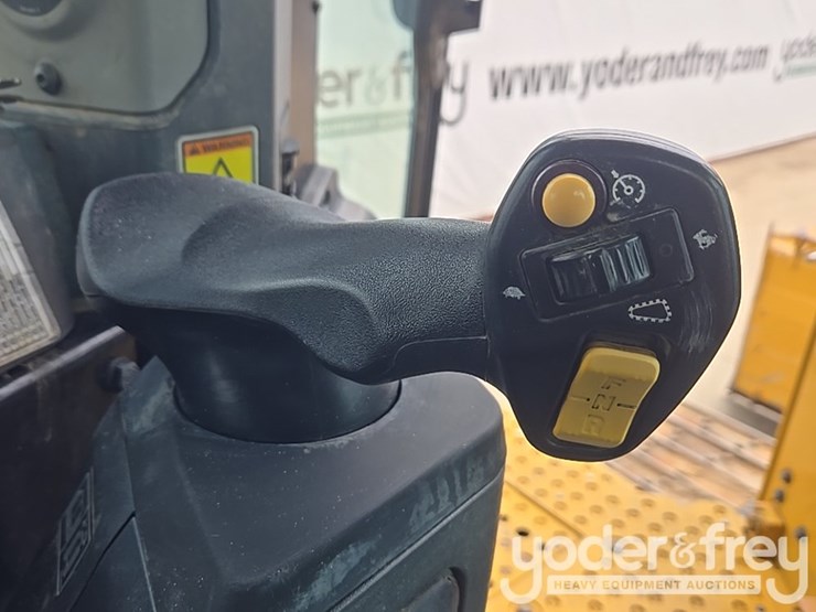 2019-caterpillar-d6-lgp-image-110