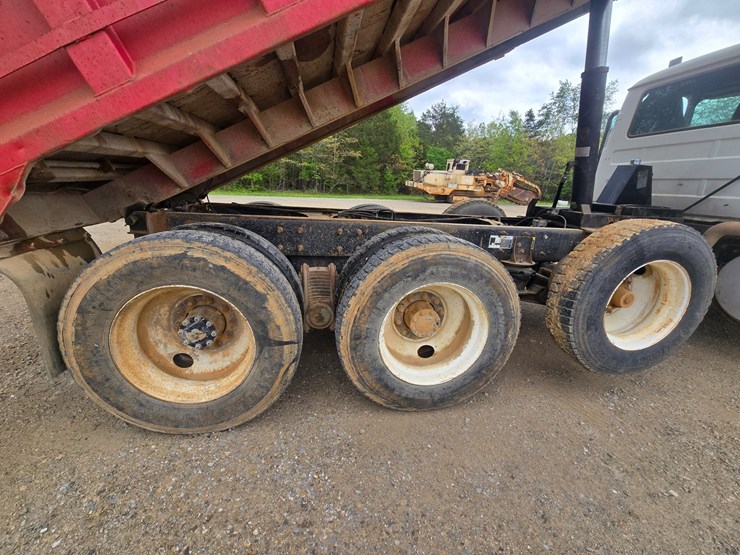 2001-mack-rd688s-image-97