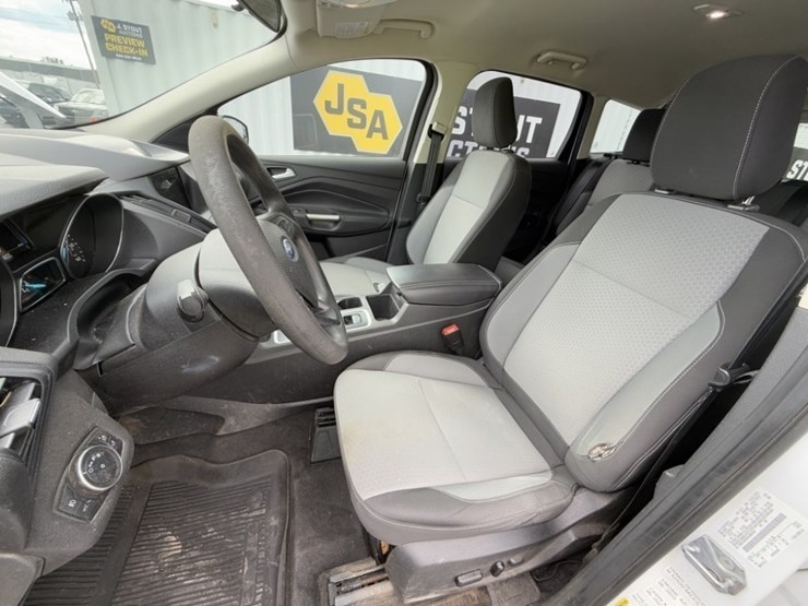 2019-ford-escape-se-image-23