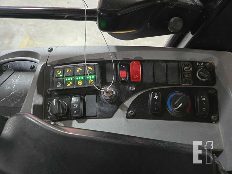 2022-caterpillar-920-image-21