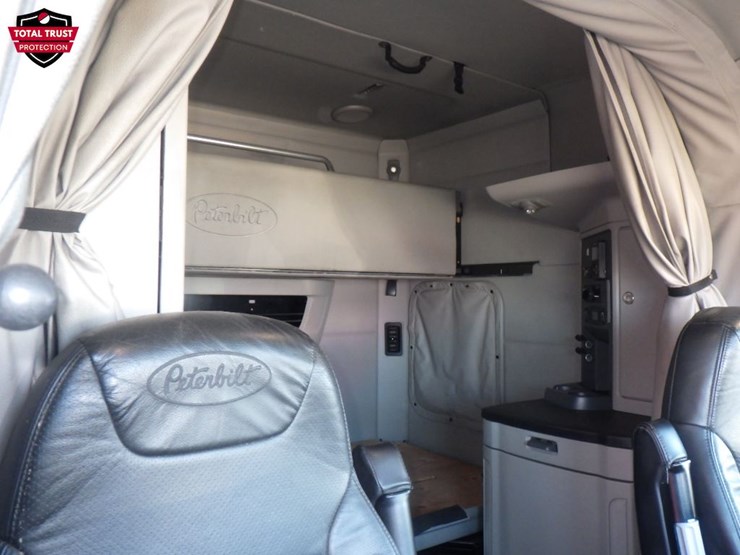 2022-peterbilt-567-image-4
