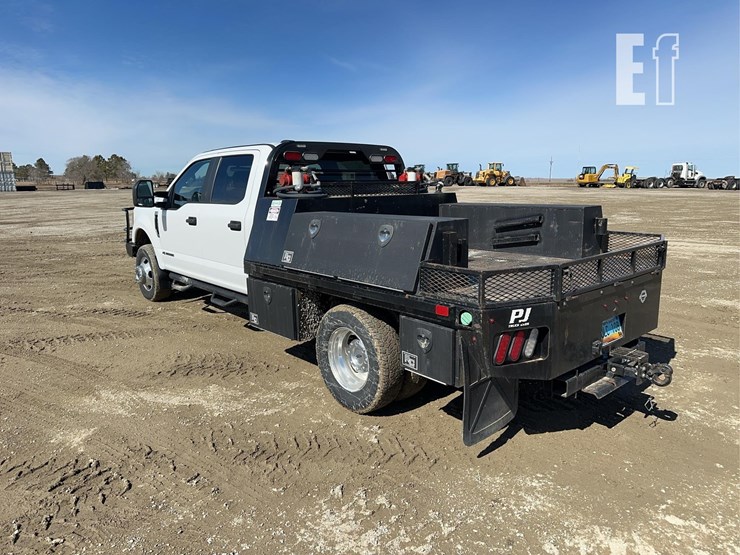 2021-ford-f350-xl-image-6