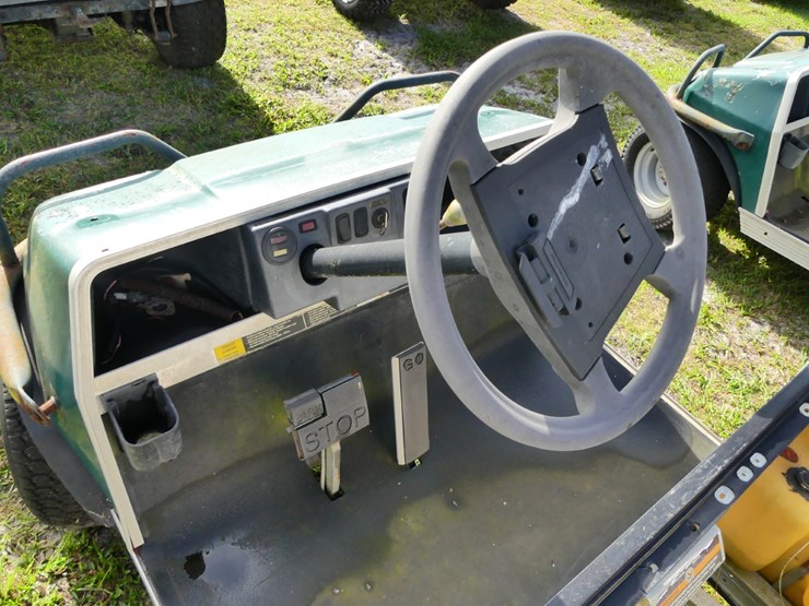 club-car-carryall-252-image-10