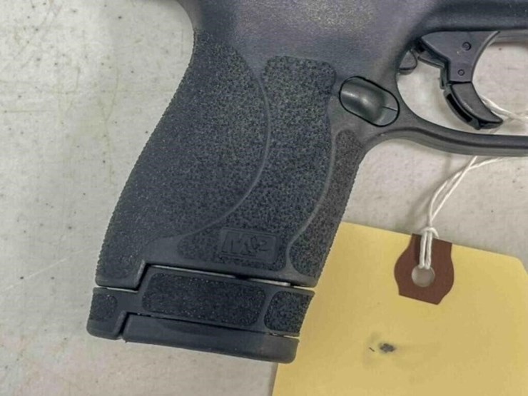 smith-&-wesson-pistol-image-10