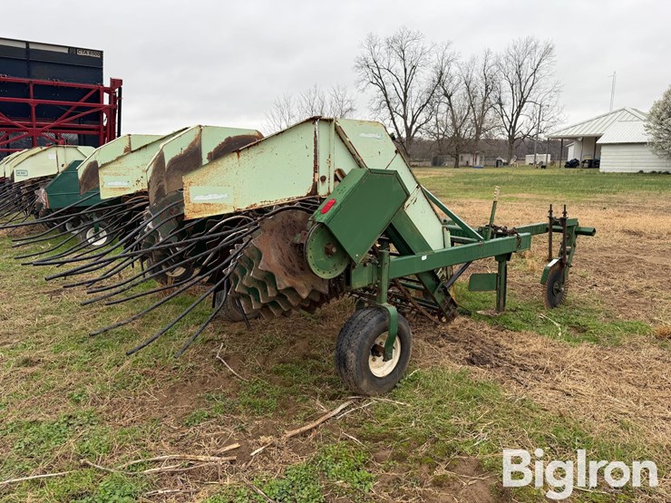 2001-kmc-4-30-peanut-digger-image-5