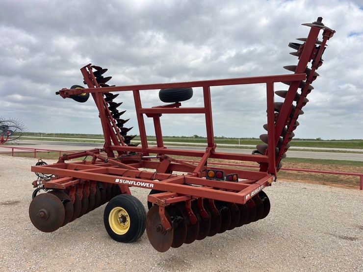 2005-sunflower-1321-image-11