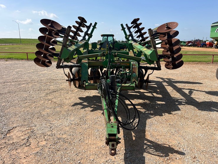 2000-john-deere-637-image-3