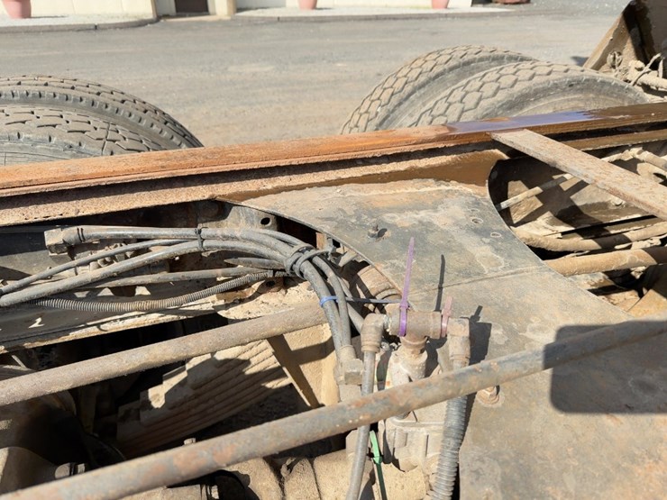 2000-mack-rd688s-image-19