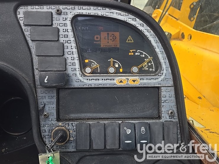 2017-jcb-510-56-image-94