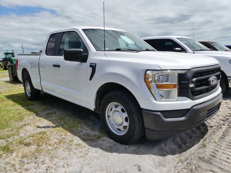 2021-ford-f150-xl-image-2