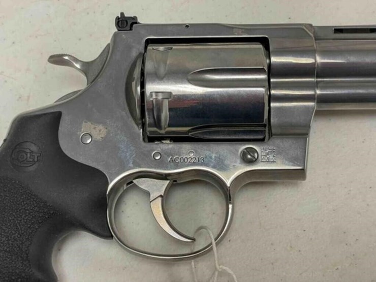 colt-revolver-image-13