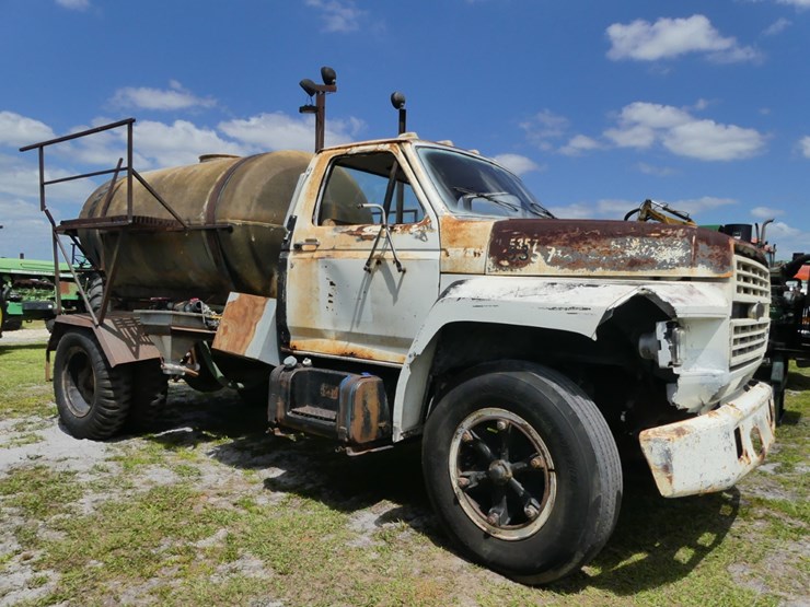 1990-ford-f700-image-1