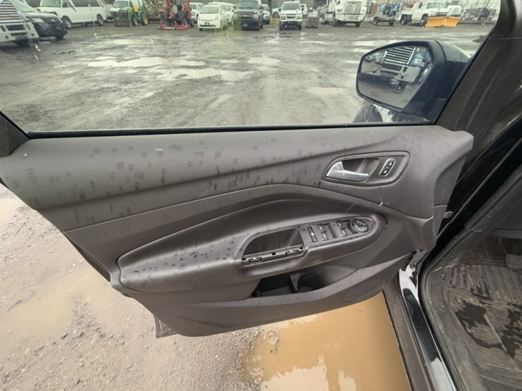 2017-ford-escape-image-24