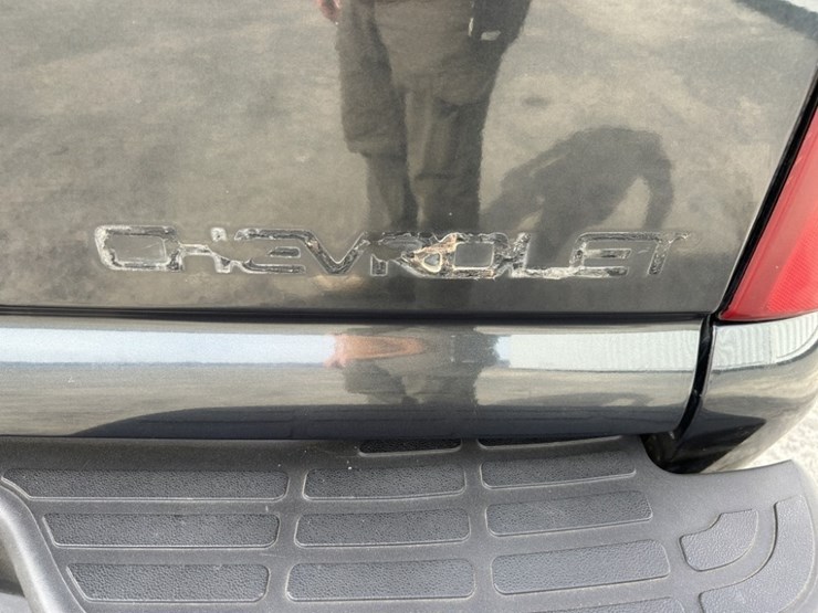 2003-chevrolet-tahoe-image-15