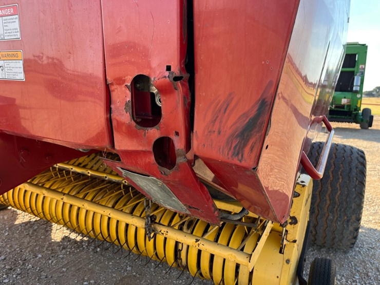 new-holland-br7090-image-2