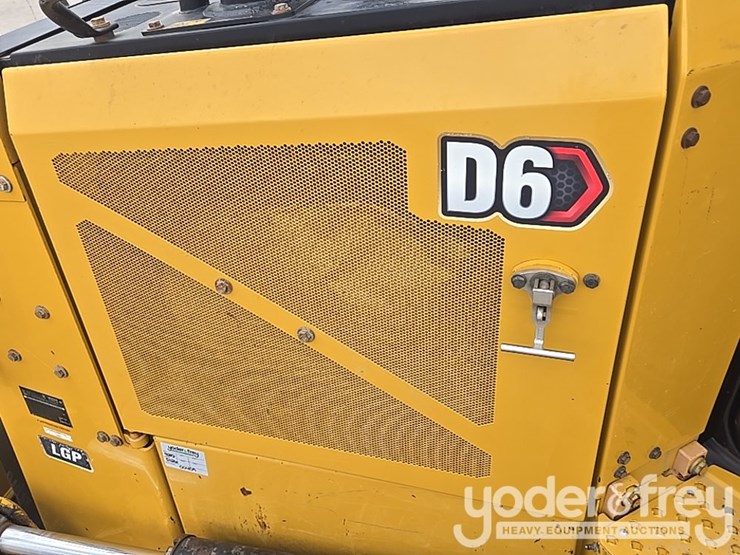 2019-caterpillar-d6-lgp-image-46