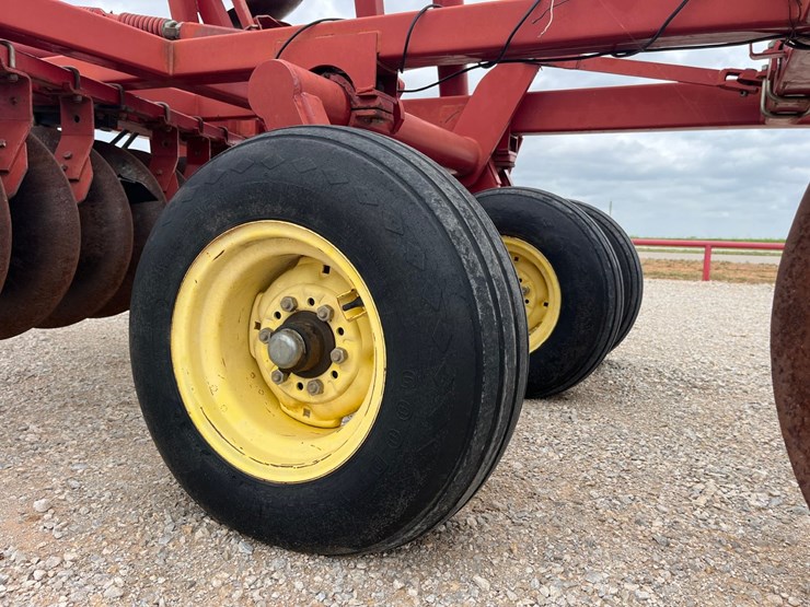 2005-sunflower-1321-image-13