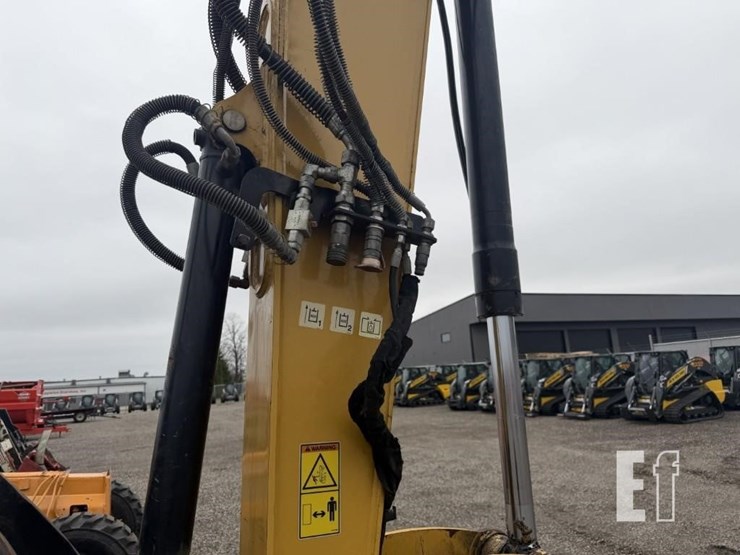 2022-caterpillar-310-image-16