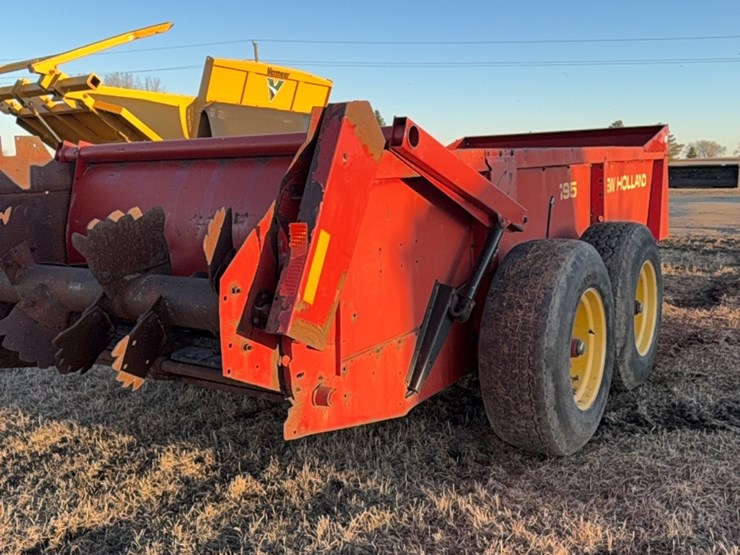 new-holland-195-image-26