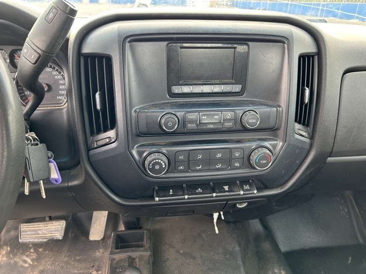 2015-chevrolet-silverado-3500-image-19