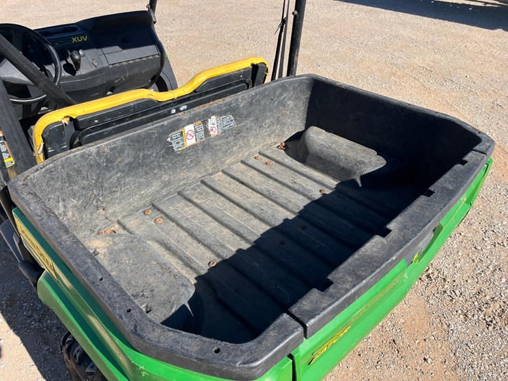 2021-john-deere-gator-image-7