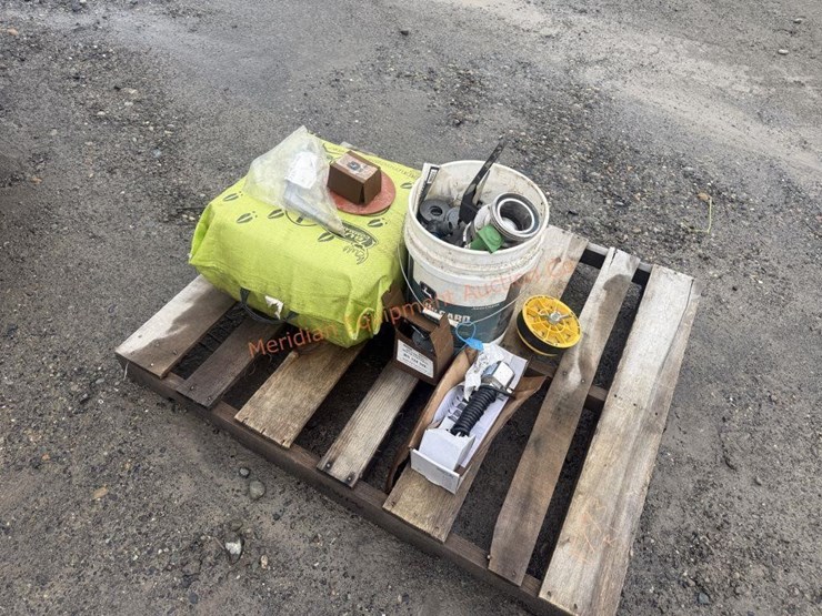 pallet-asst.-shop-&-farm-supplies-image-2
