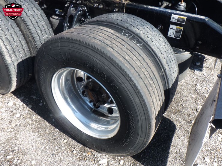 2022-peterbilt-567-image-15