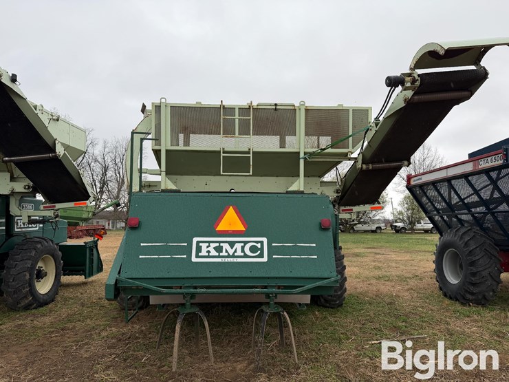 2012-kmc-3386-peanut-combine-image-6