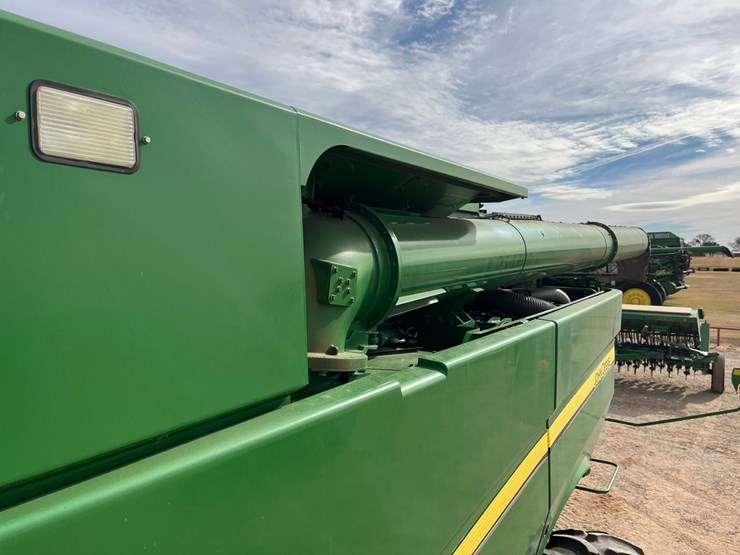 2013-john-deere-s670-image-36