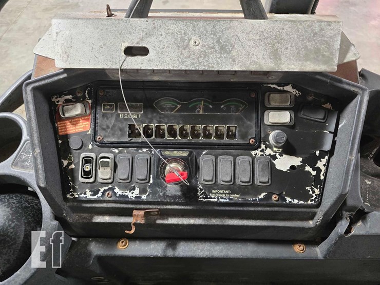 2005-deere-410g-image-25